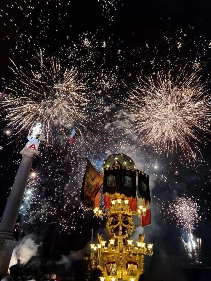 Central Suites คาตาเนีย ภายนอก รูปภาพ
